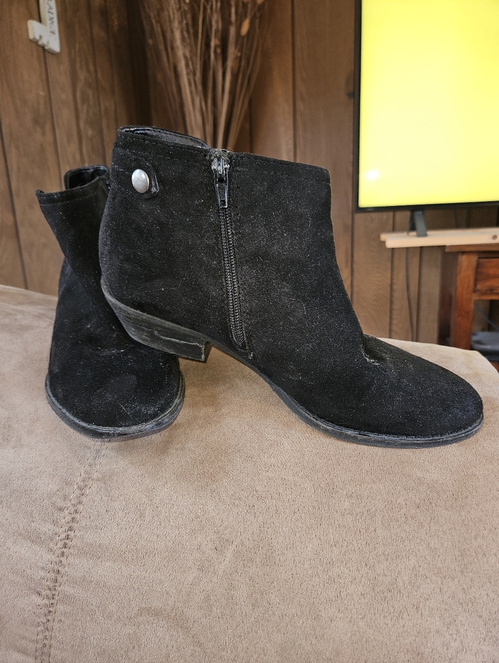 Zodiac Madison Sz 9 Black Faux Suede Block Heel Booties